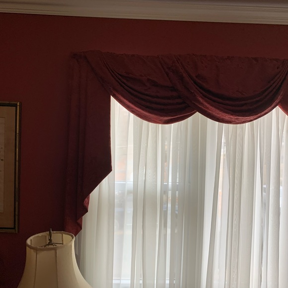 Red formal curtains - Picture 6 of 6